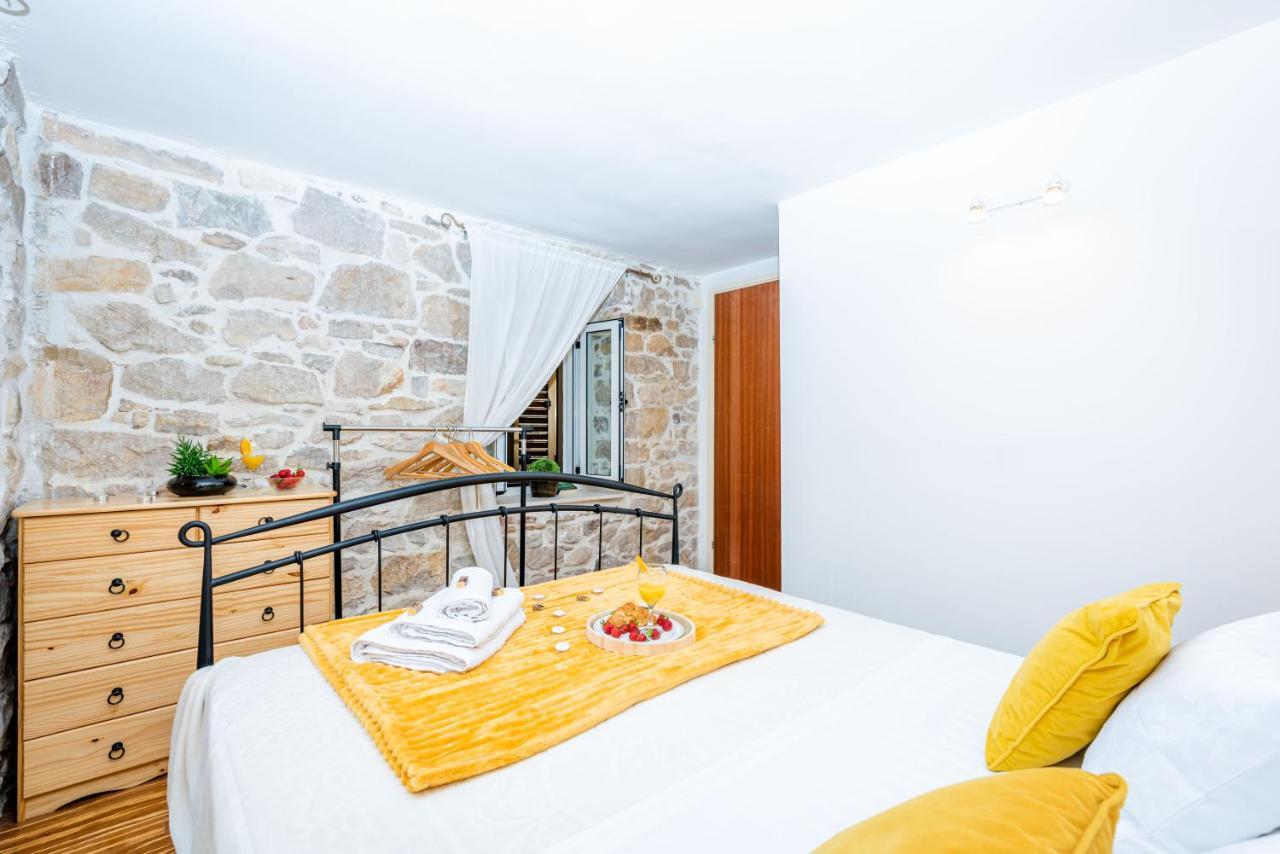 Golden Dream In Diocletian Palace Split Bagian luar foto